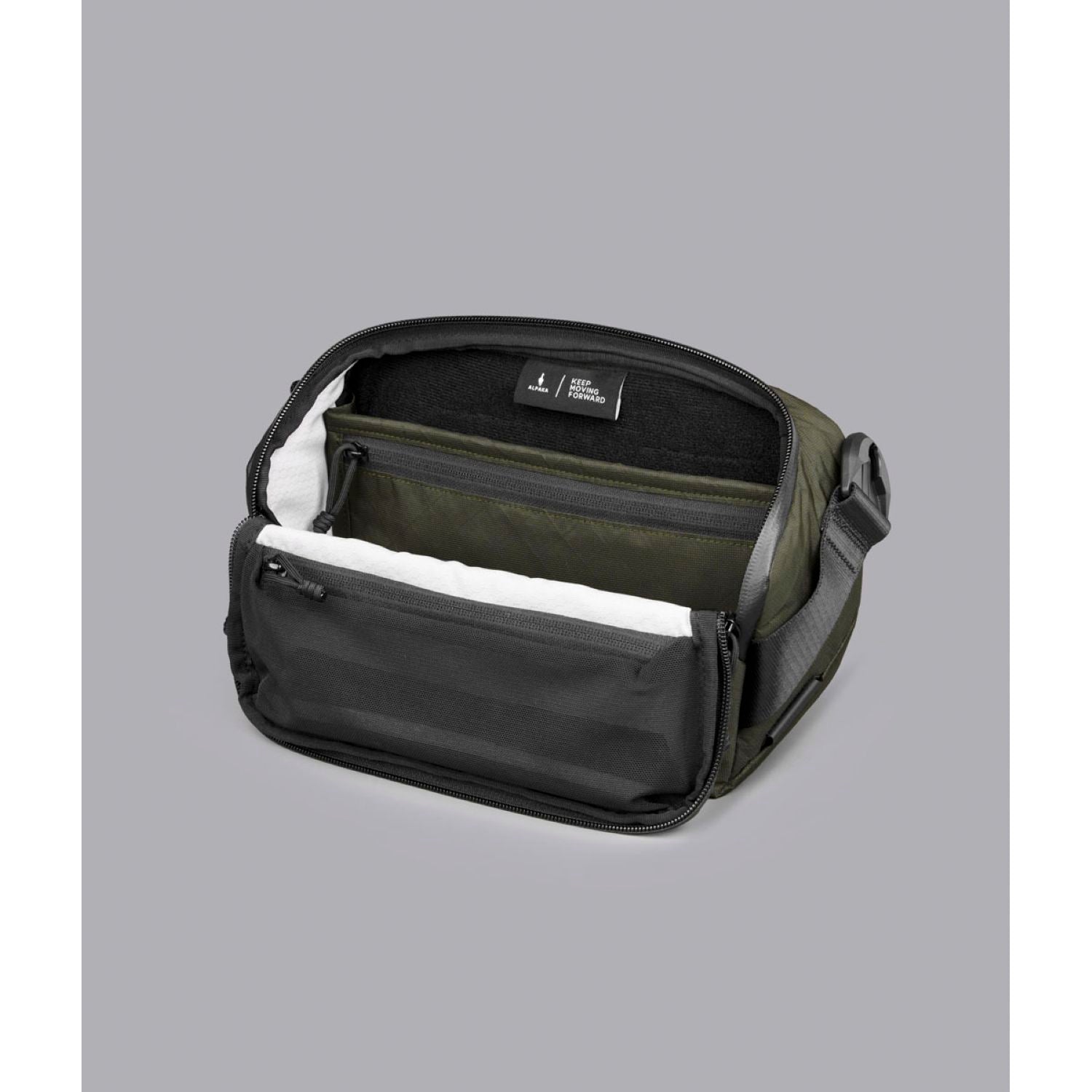 (PRE-ORDER) ALPAKA Vertex Mission Sling With Green Patch Ultradyne 100D (Green)