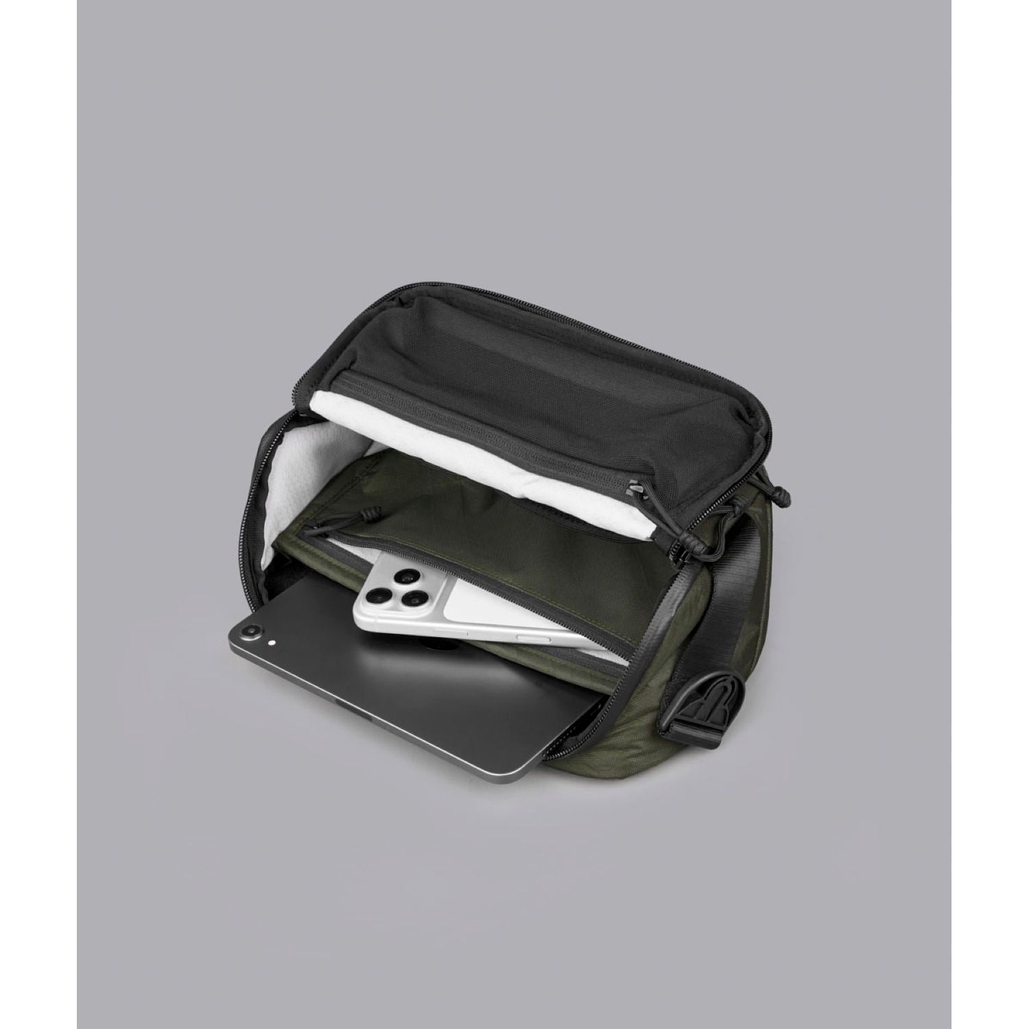 (PRE-ORDER) ALPAKA Vertex Mission Sling With Green Patch Ultradyne 100D (Green)