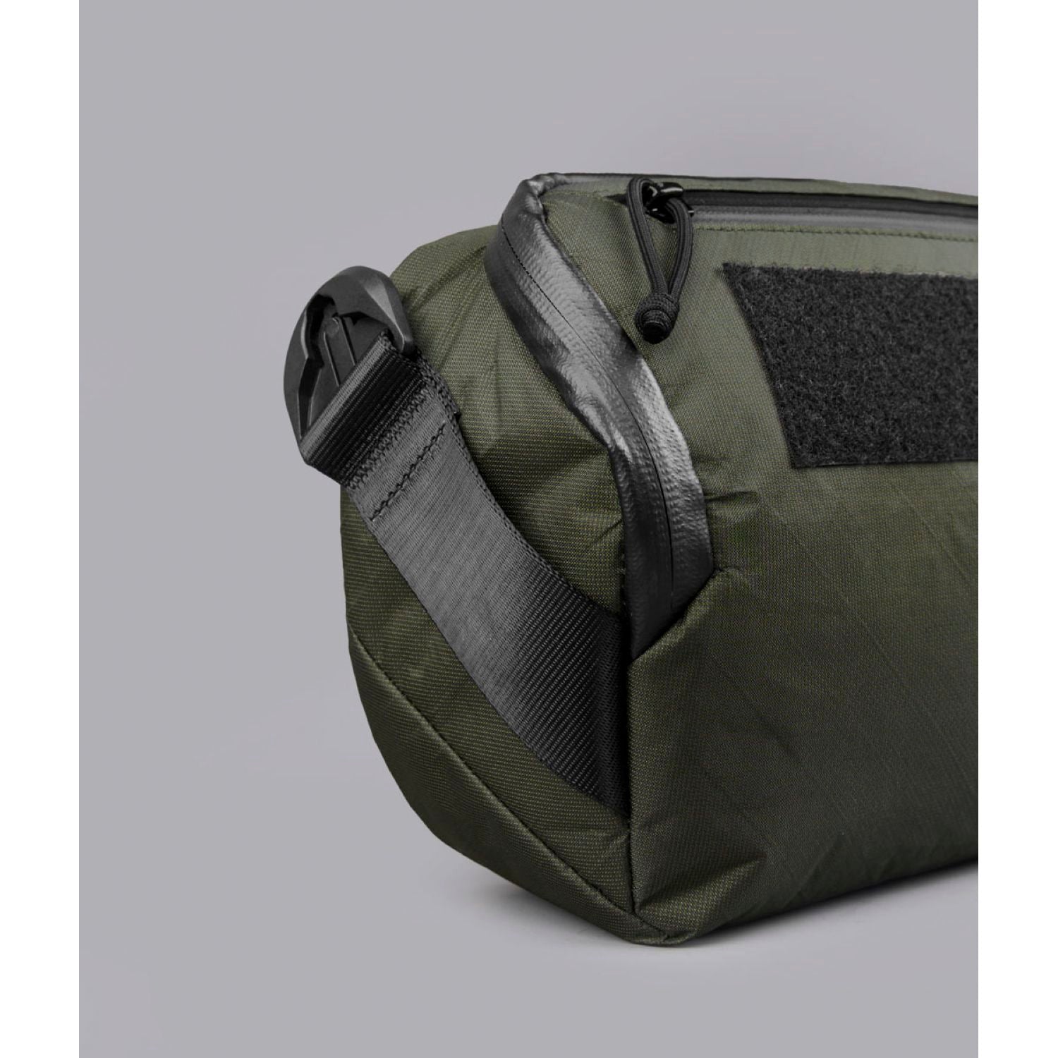 (PRE-ORDER) ALPAKA Vertex Mission Sling With Green Patch Ultradyne 100D (Green)