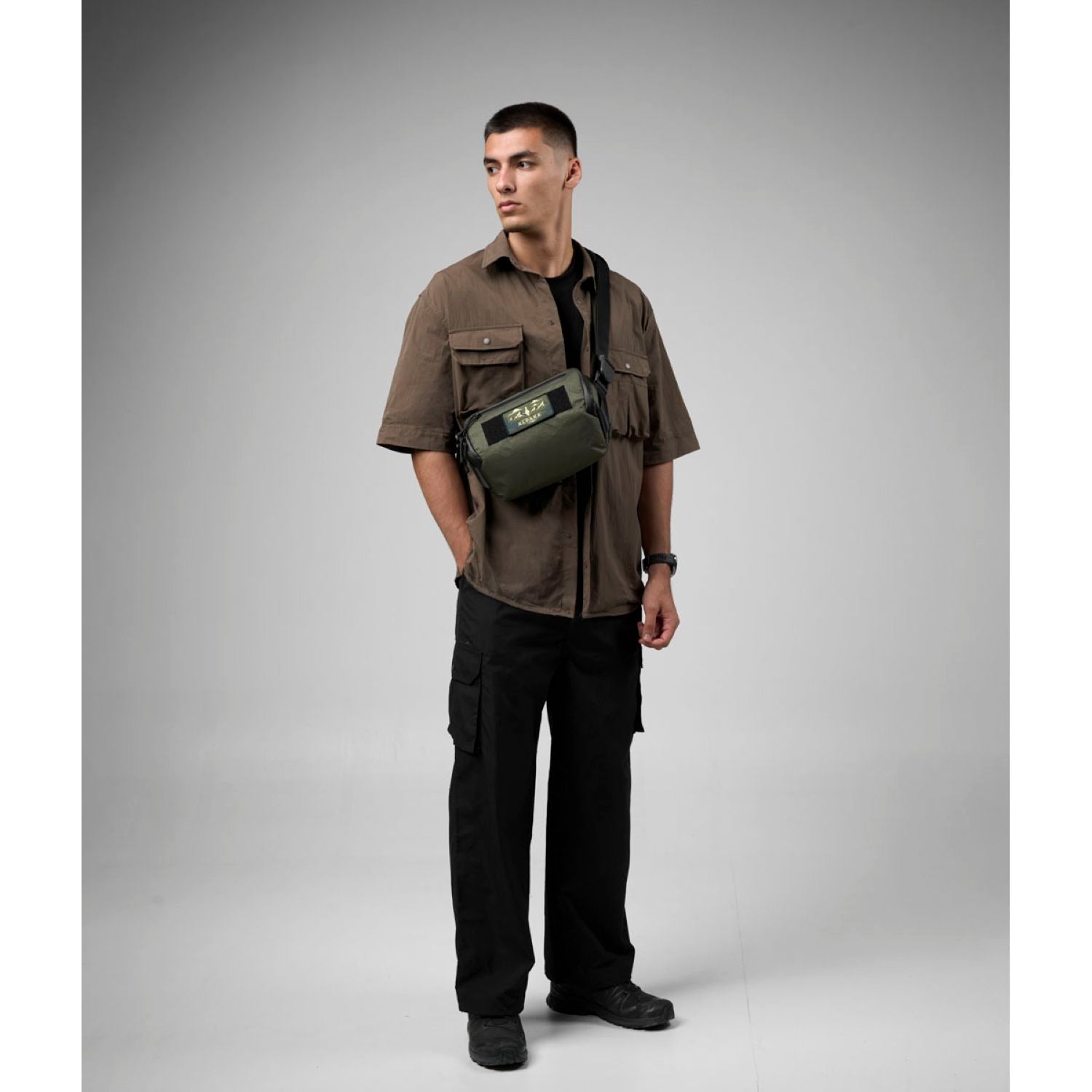 (PRE-ORDER) ALPAKA Vertex Mission Sling With Green Patch Ultradyne 100D (Green)