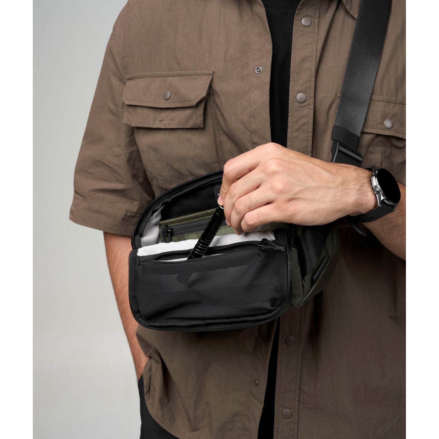 (PRE-ORDER) ALPAKA Vertex Mission Sling With Green Patch Ultradyne 100D (Green)