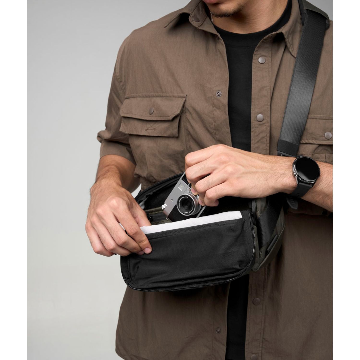 (PRE-ORDER) ALPAKA Vertex Mission Sling With Green Patch Ultradyne 100D (Green)
