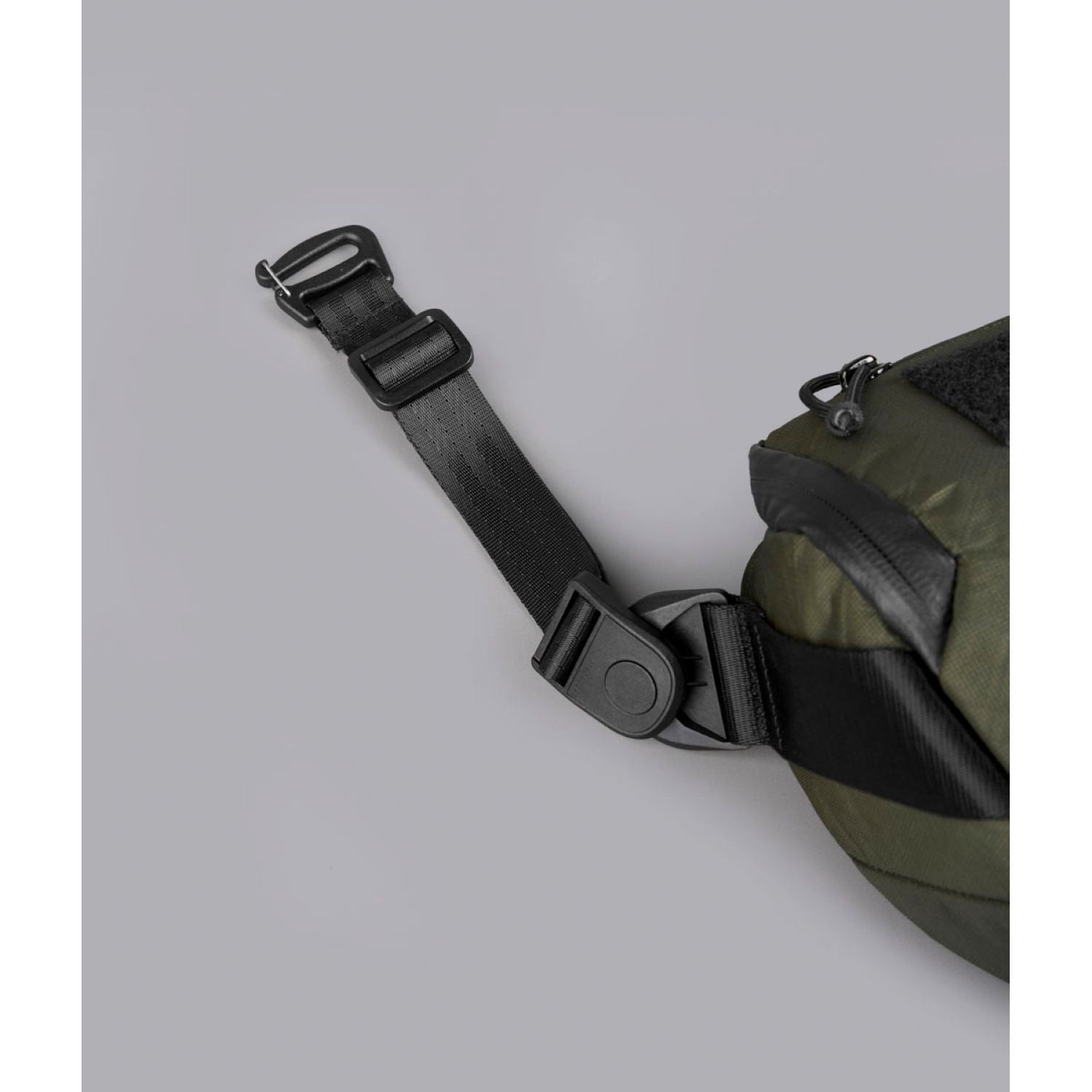 (PRE-ORDER) ALPAKA Vertex Mission Sling With Green Patch Ultradyne 100D (Green)