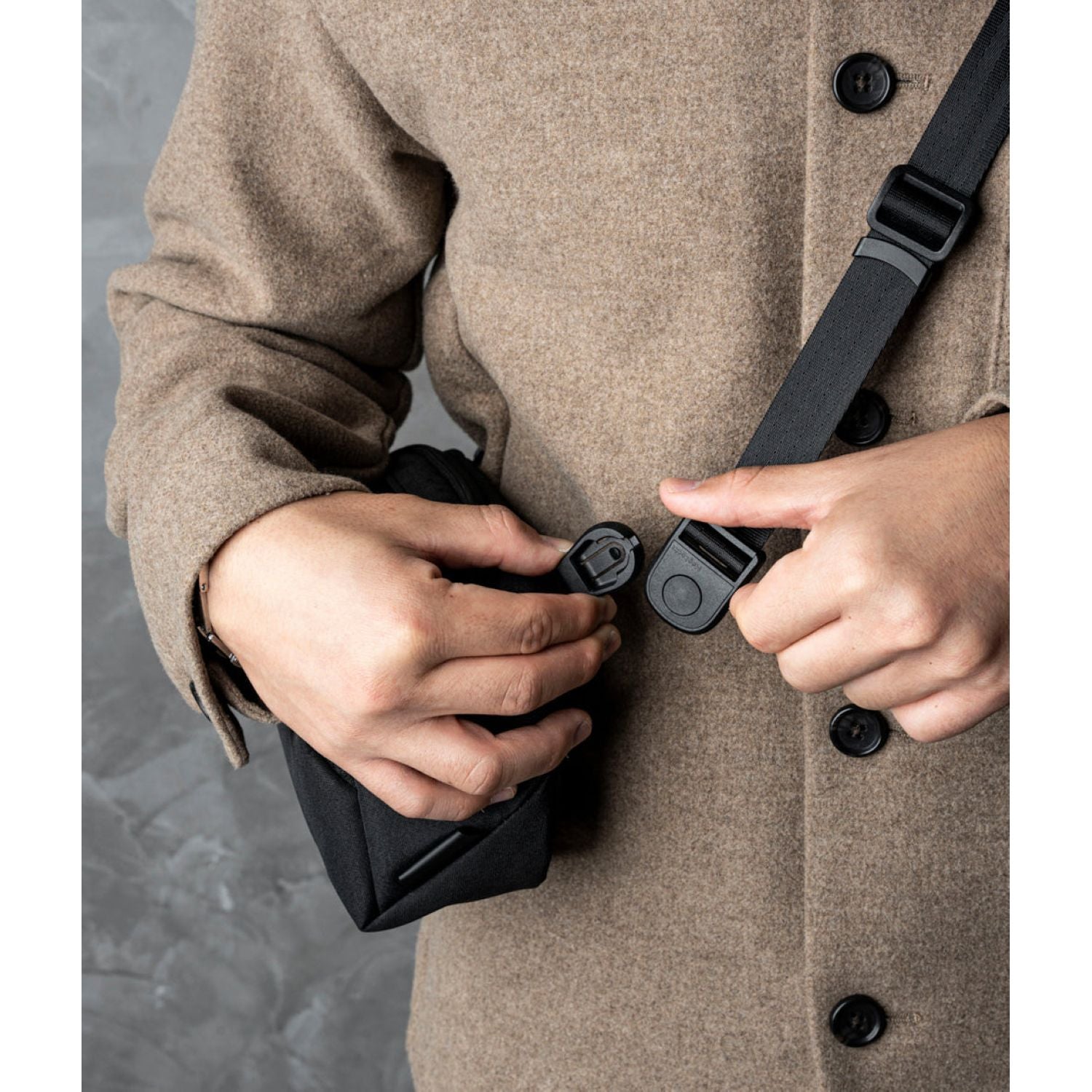 ALPAKA Vertex Pouch Mini 2L Axoflux 300D (Black)