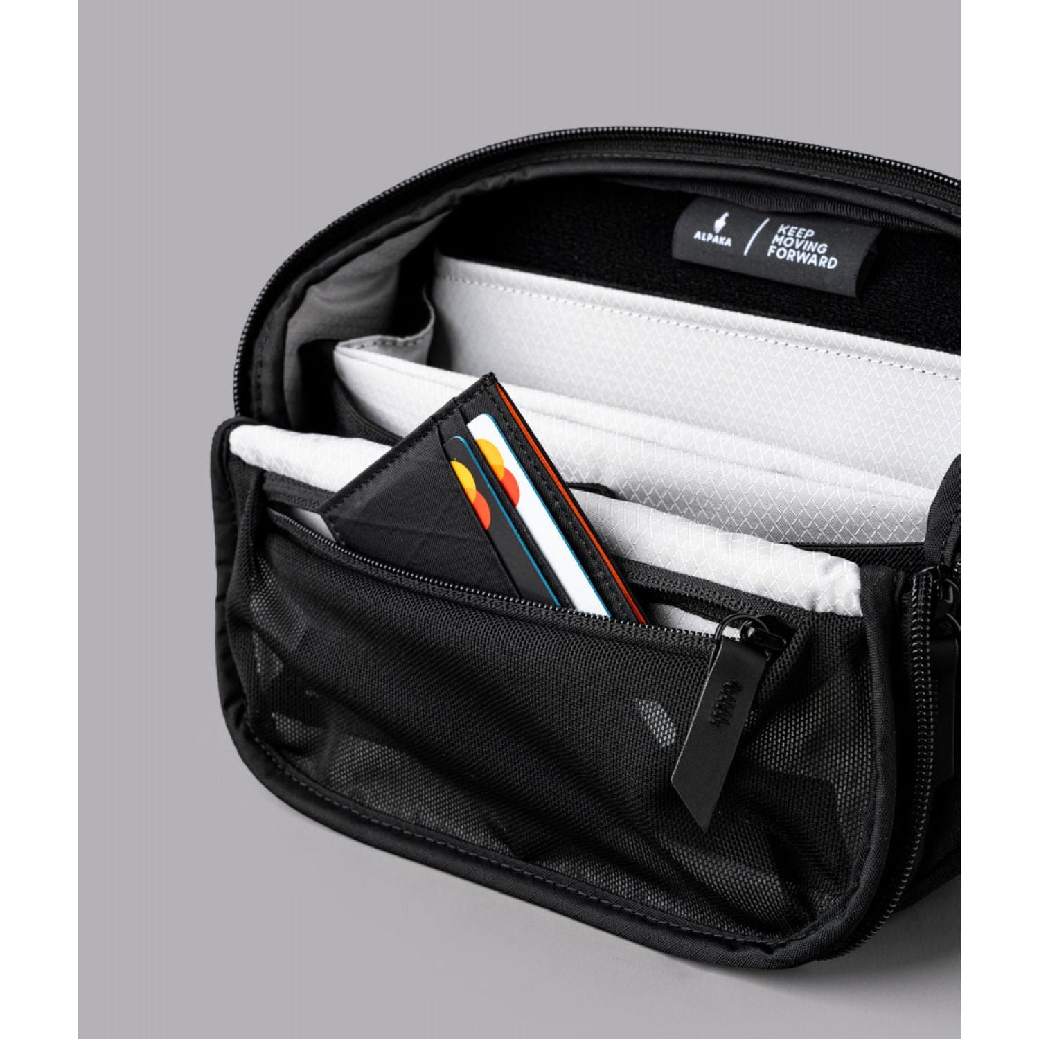 ALPAKA Vertex Pouch Mini 2L Axoflux 300D (Black)