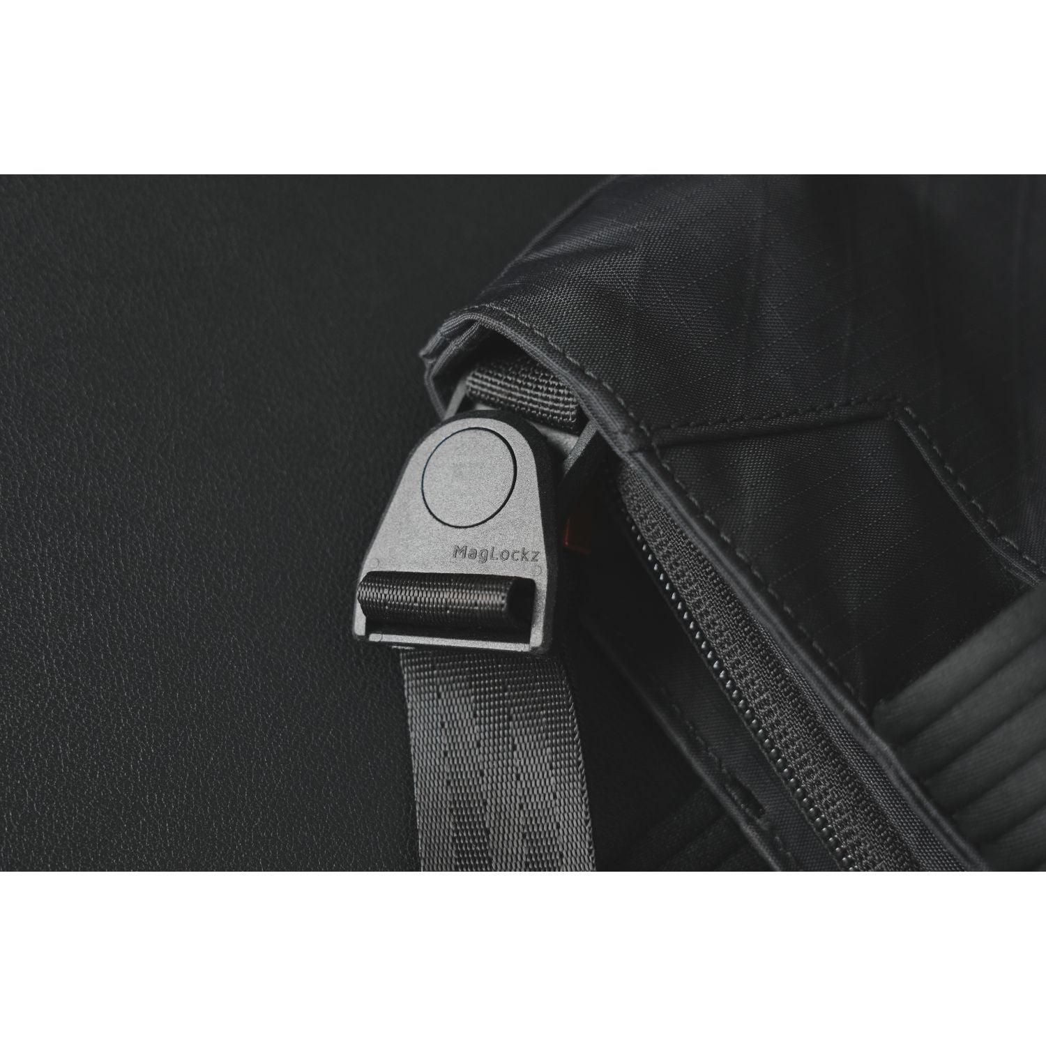 ALPAKA Vertigo Tote Slashmode Edition Axogrid 210D (Black)