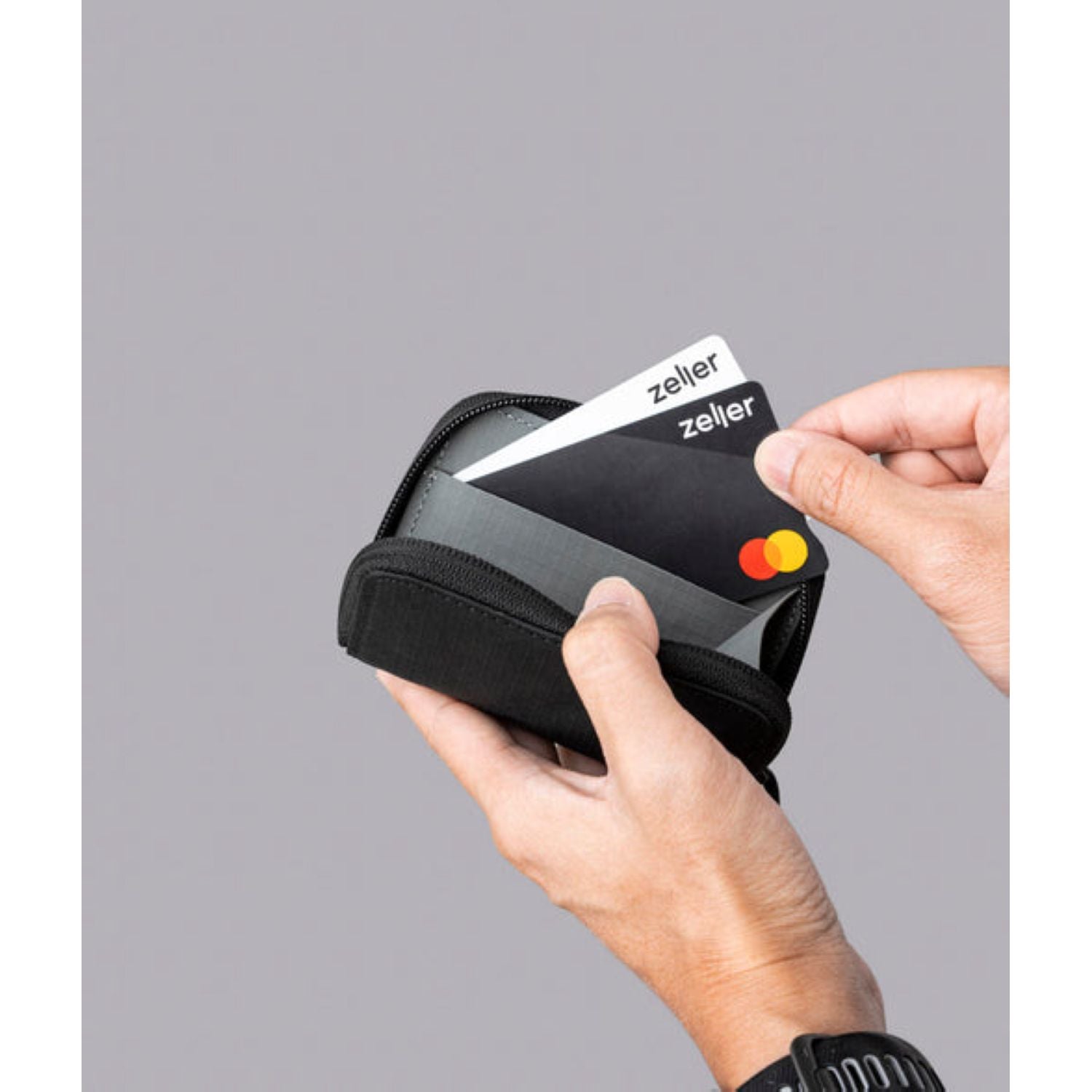 ALPAKA Zip Coin Wallet Axogrid 210D (Black)