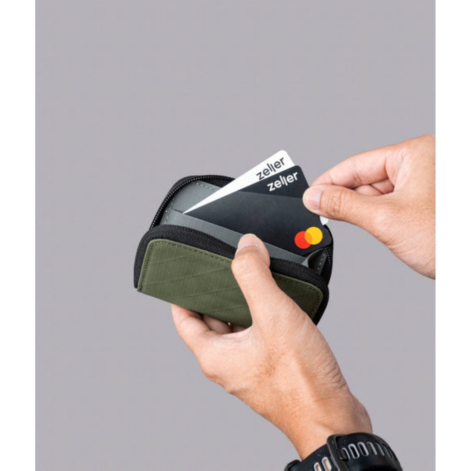 ALPAKA Zip Coin Wallet Axogrid 210D (Green)