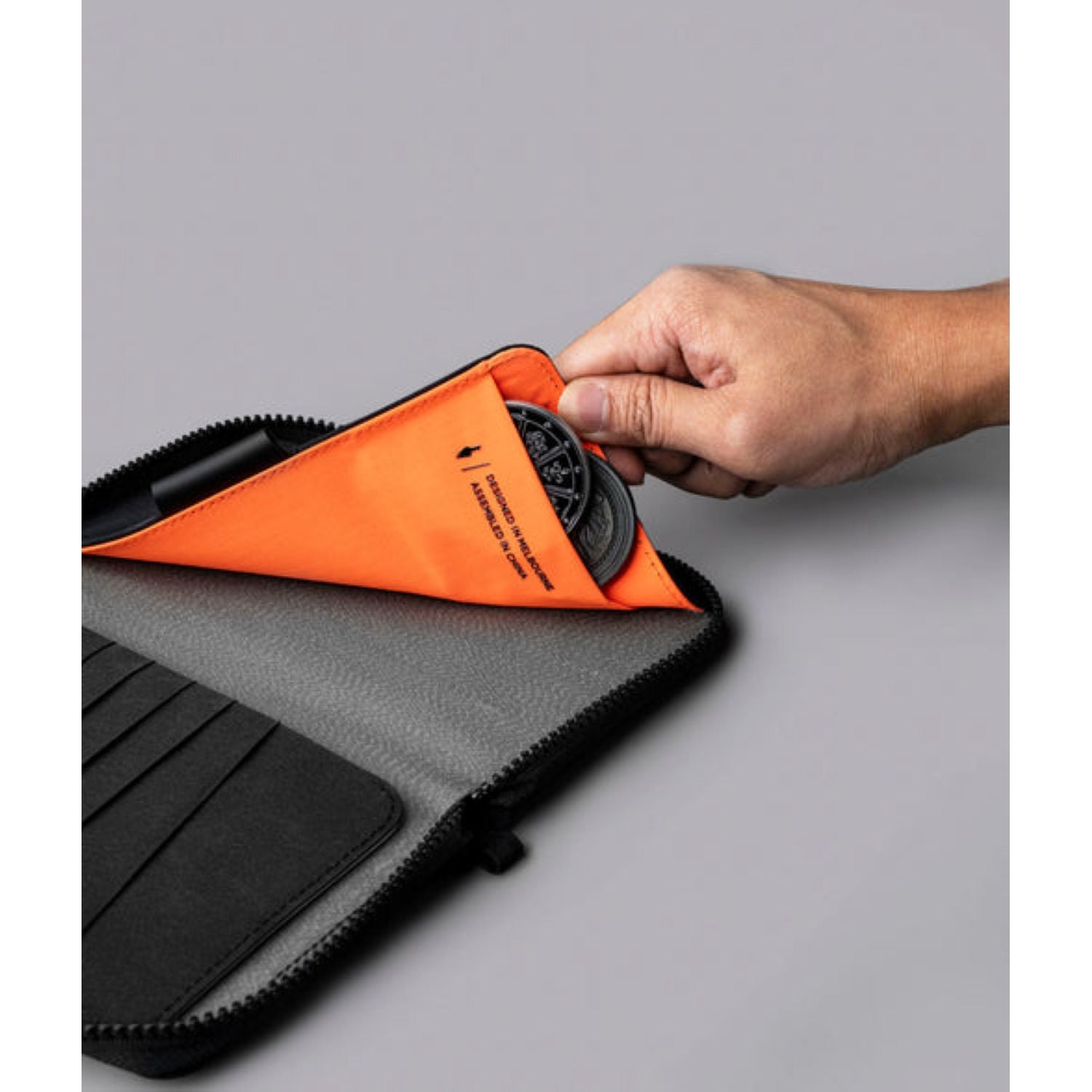 ALPAKA Zip Passport  Wallet Axogrid 300D (Black)