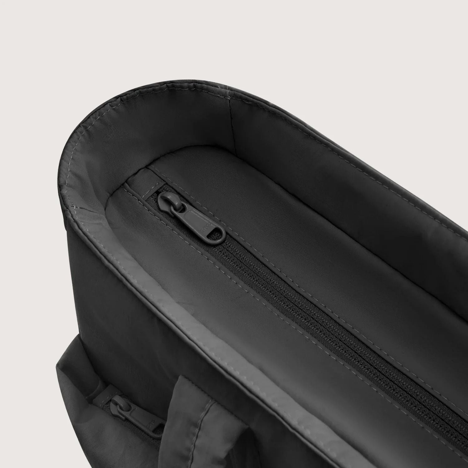 Bagsmart Crush Laptop Tote 23L (Black)