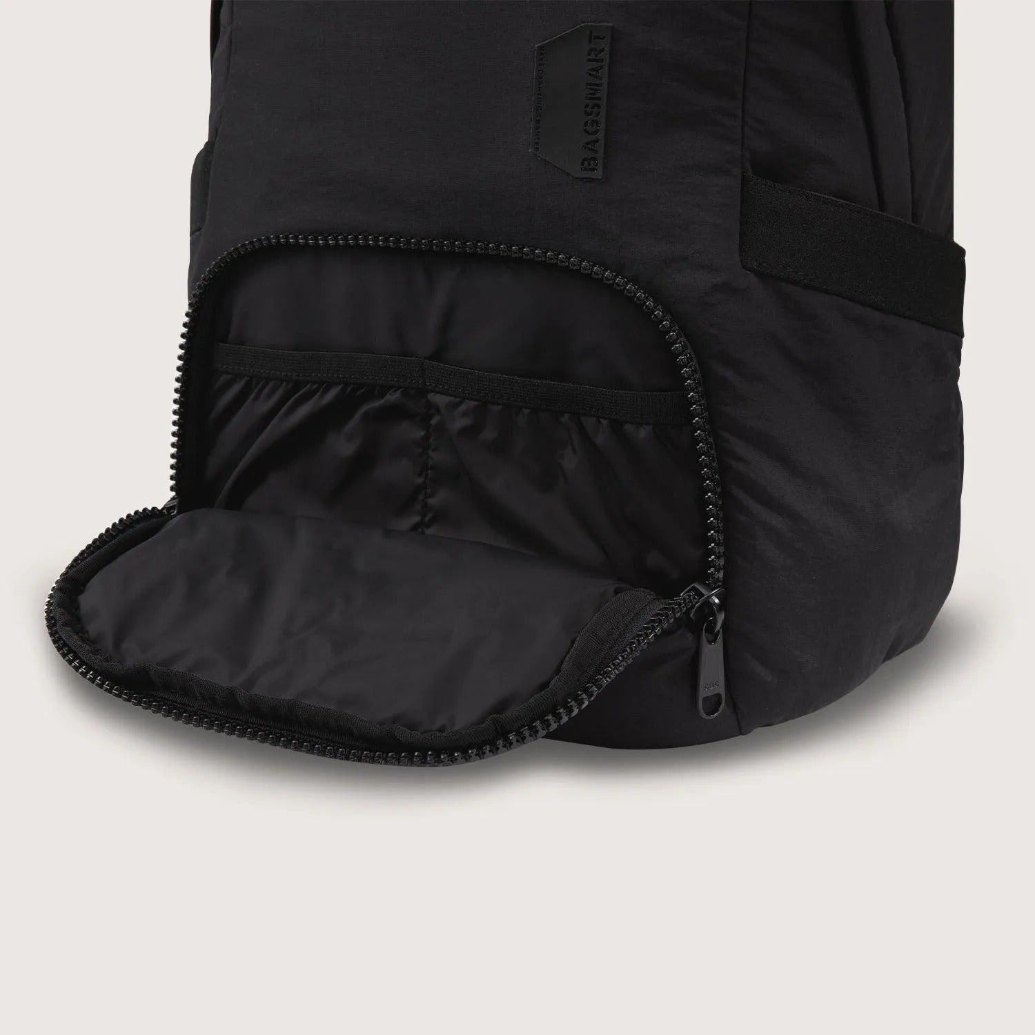 Bagsmart Zoraesque Feather Light Backpack 14L (Black)