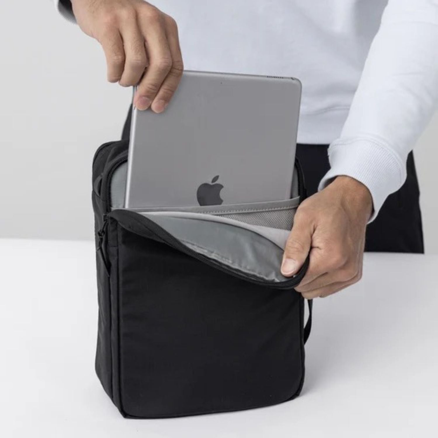 Black Ember Boarding Kit 4L - Jet Black