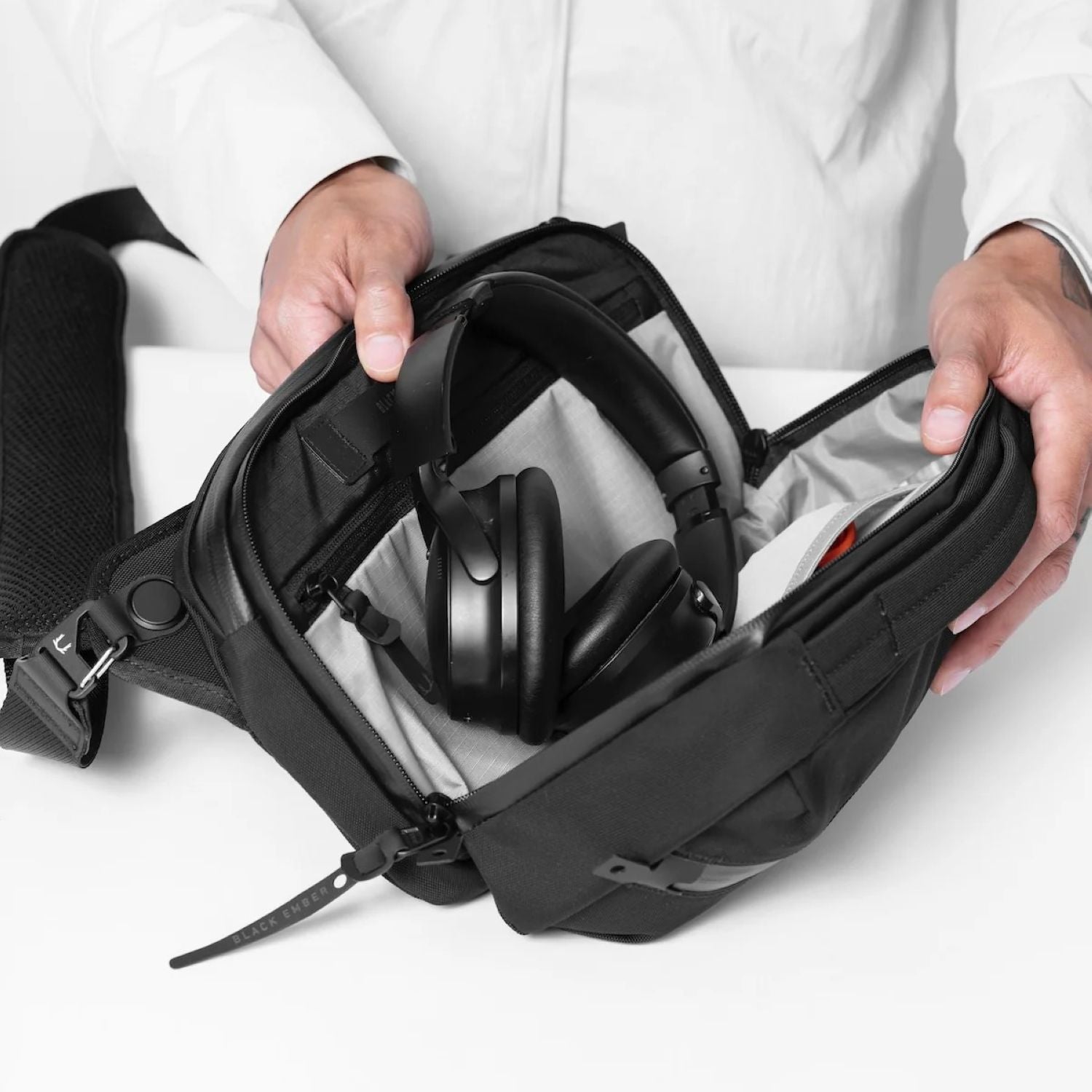 Black Ember Grip Sling-6 Embertex PFAS Free 6L - Jet Black