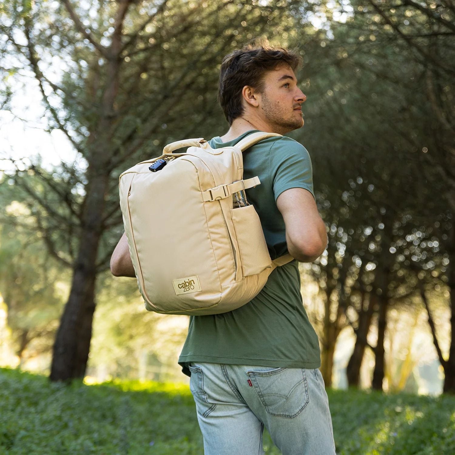 CabinZero Classic 28L Backpack - Laptop (Shell White)