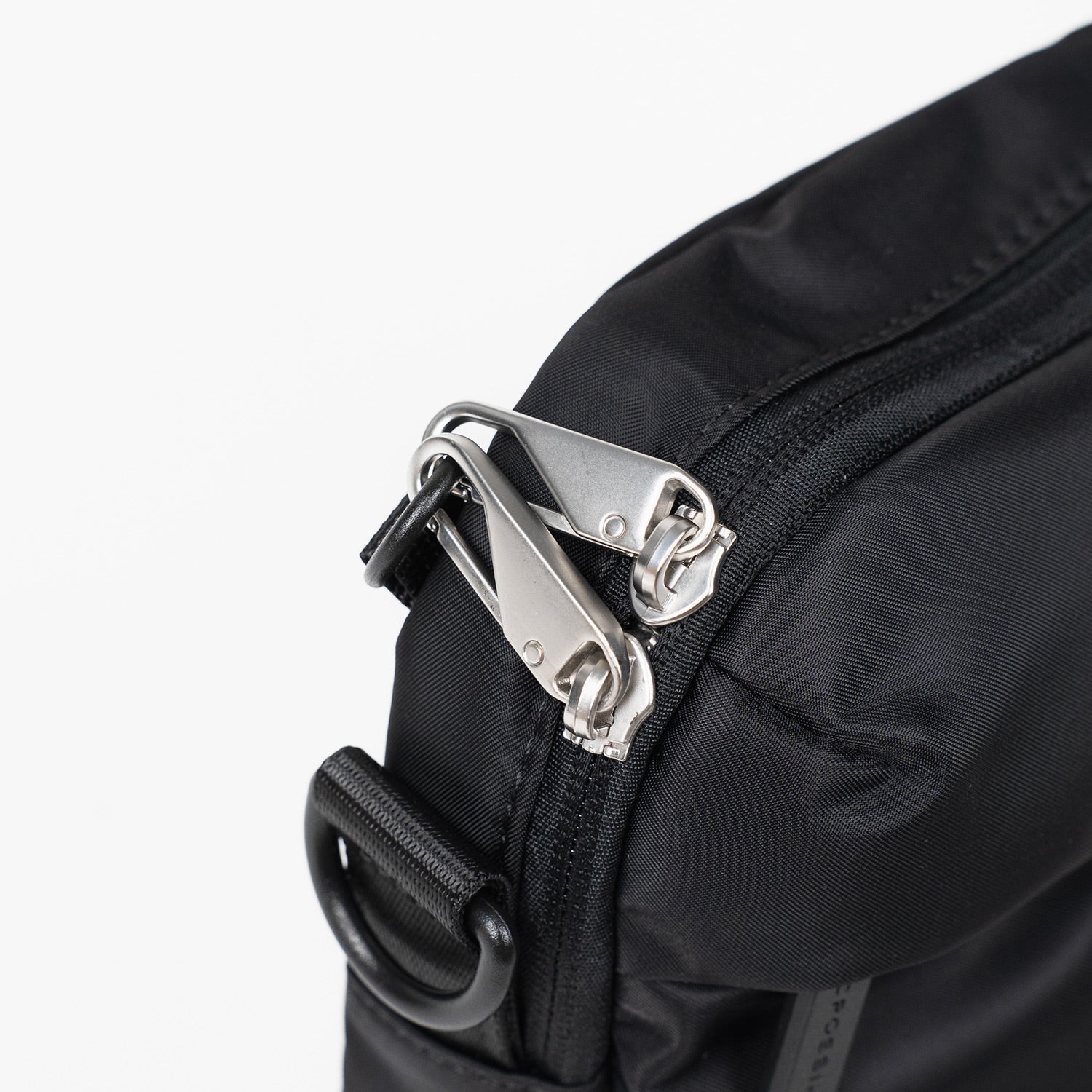 Crossing Anti-Theft RFID Crossbody Bag 4L - Black