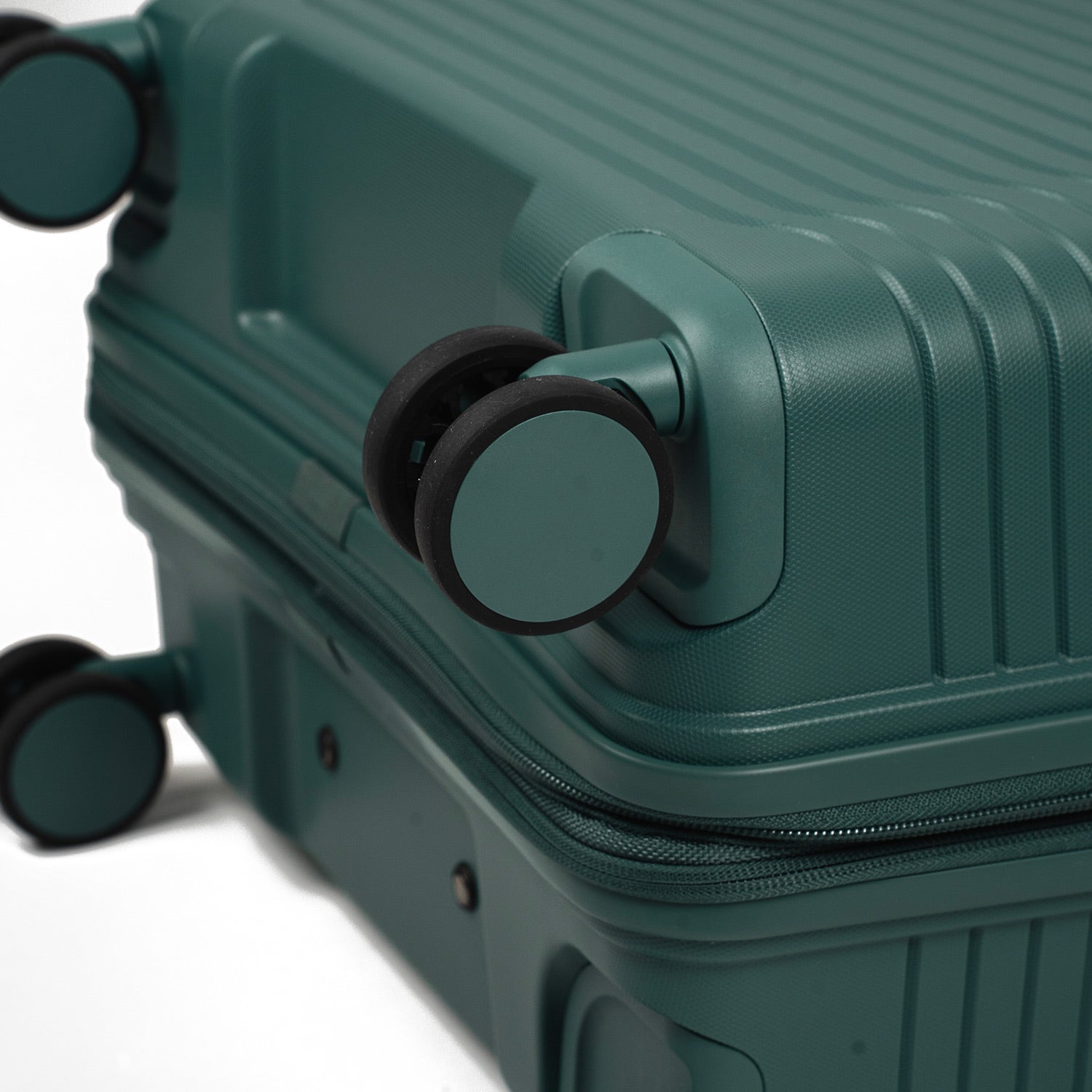 Crossing GLID Polypropylene Medium 25" Luggage - Green