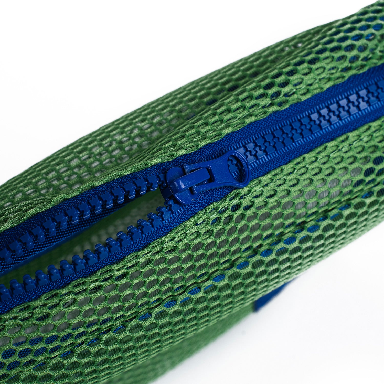 Crossing Jules Everywhere Mesh Pouch (Large) - Green/Blue