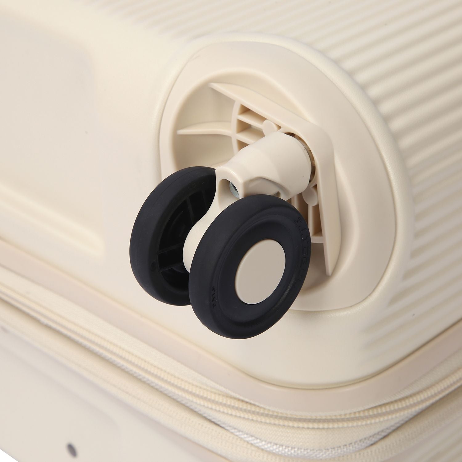 Crossing RIVE Polycarbonate Hard Case Medium Luggage - Cream