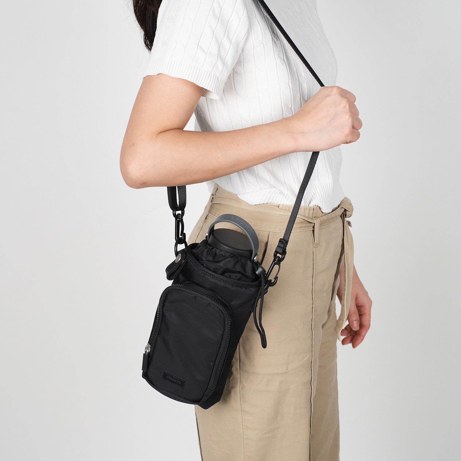 Crossing Water Bottle Crossbody Bag With  Front Pocket 2L - Black