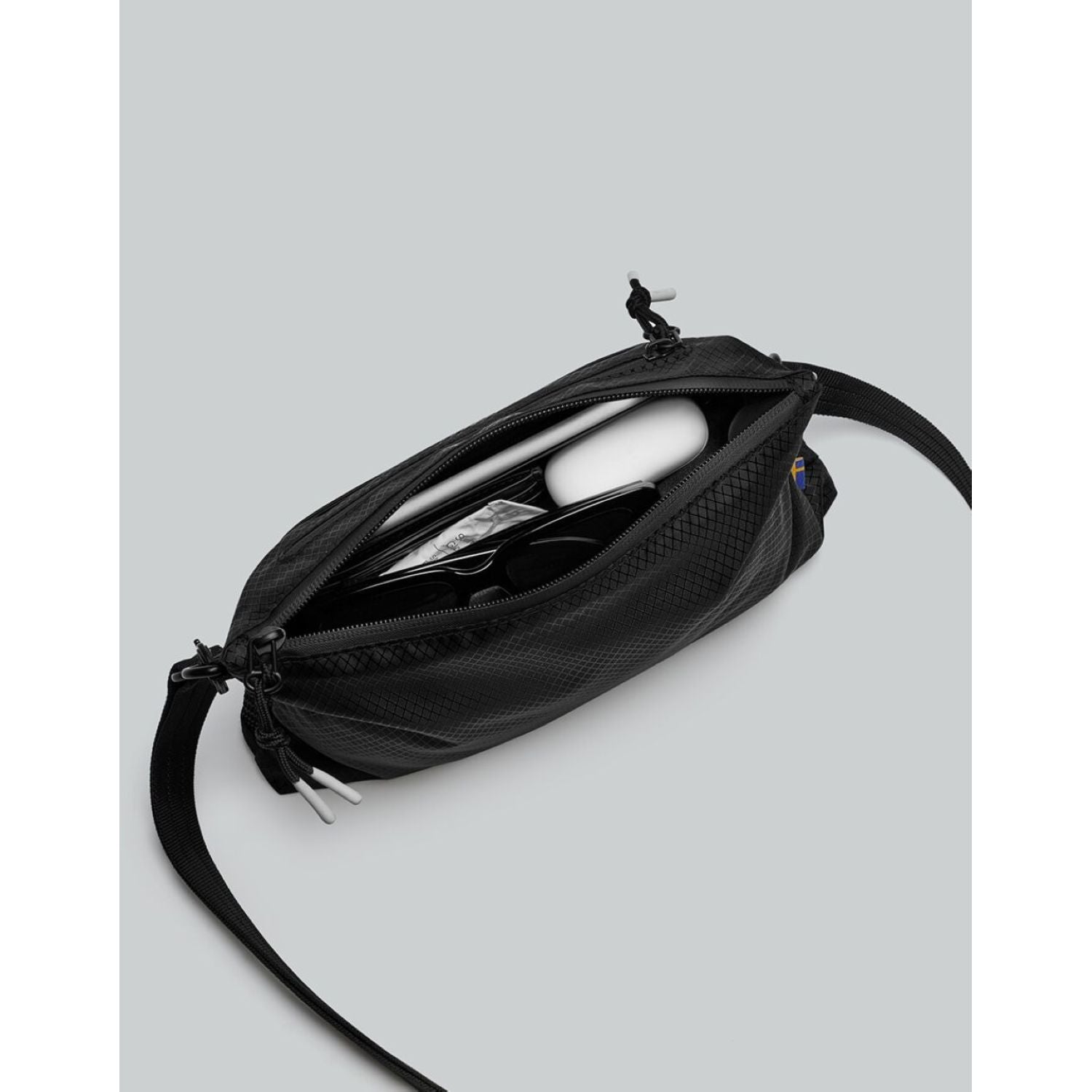 Gaston Luga Lightweight Crossbody - Black