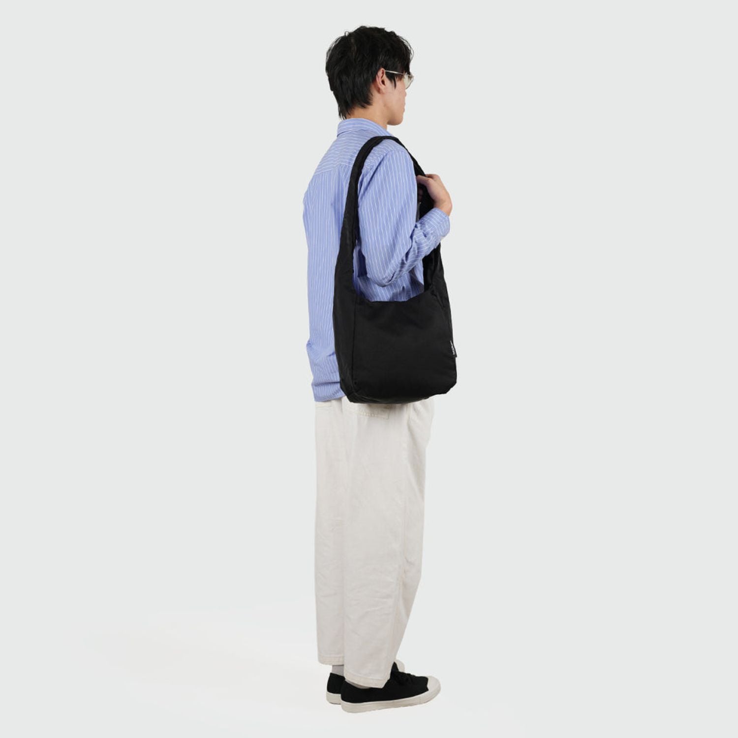 Hellolulu Elan Day Off Bucket Shoulder Bag (Moss Black)