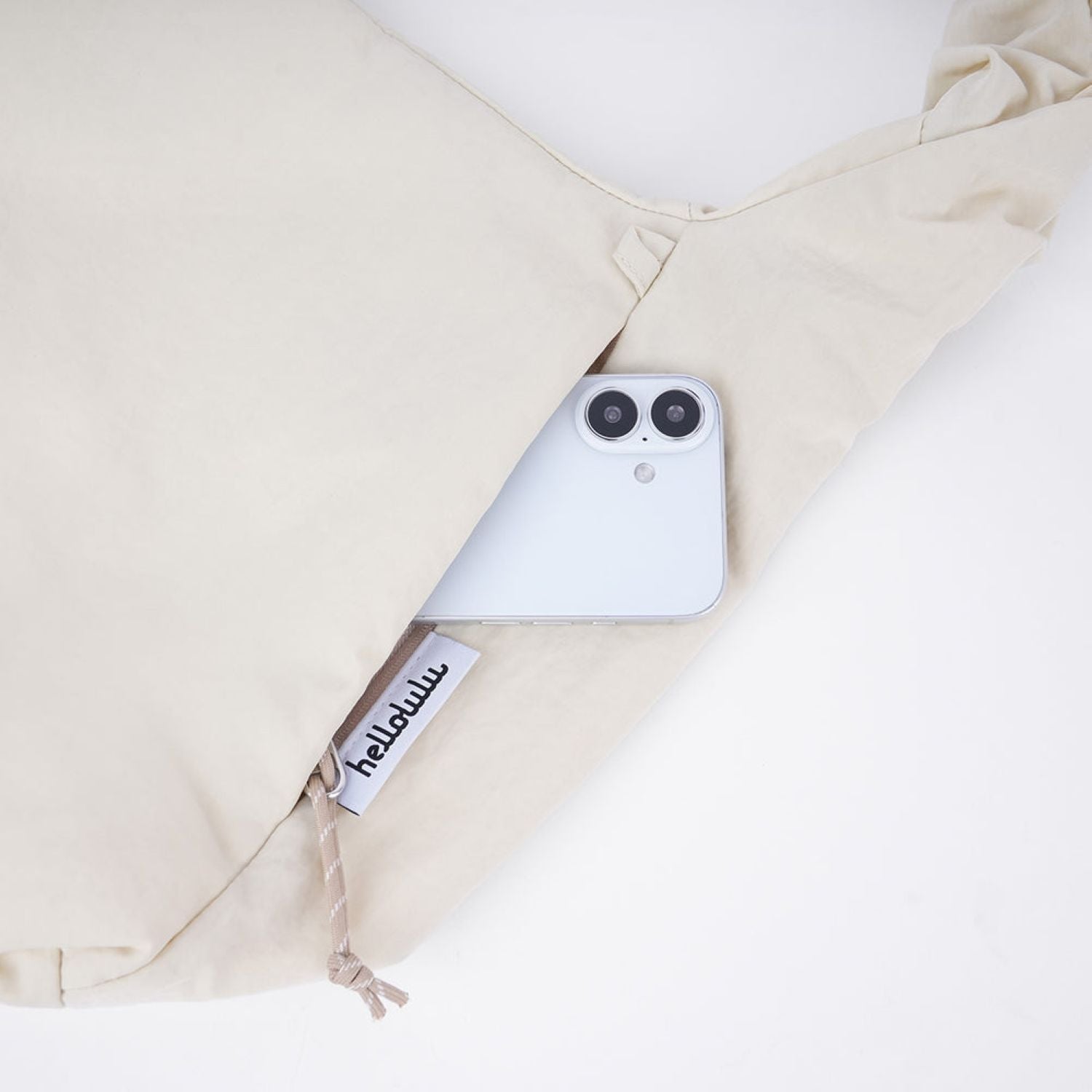 Hellolulu Elan Day Off Bucket Shoulder Bag (Vanilla White)