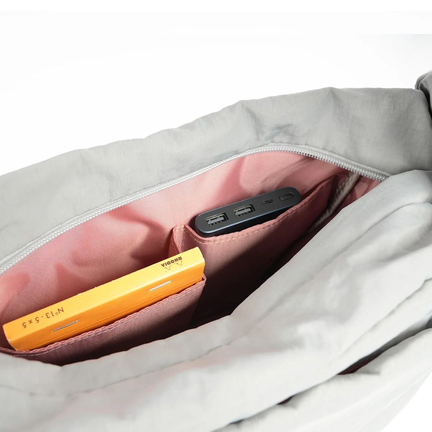 Hellolulu Miles All Day Shoulder Bag M (Neutral Gray)