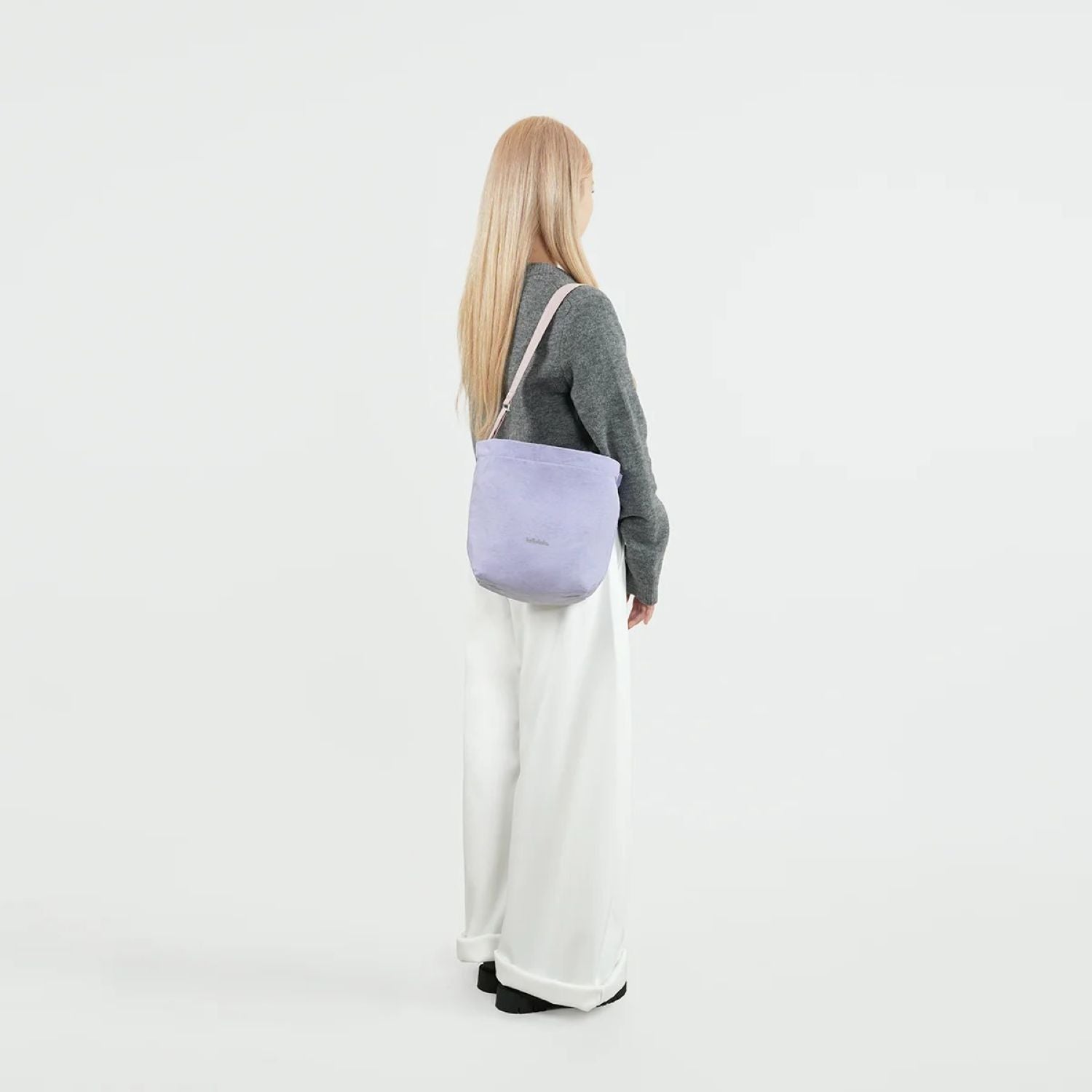 Hellolulu Noor Reversible Shoulder Bag (Hebe Purple/Candy Pink)