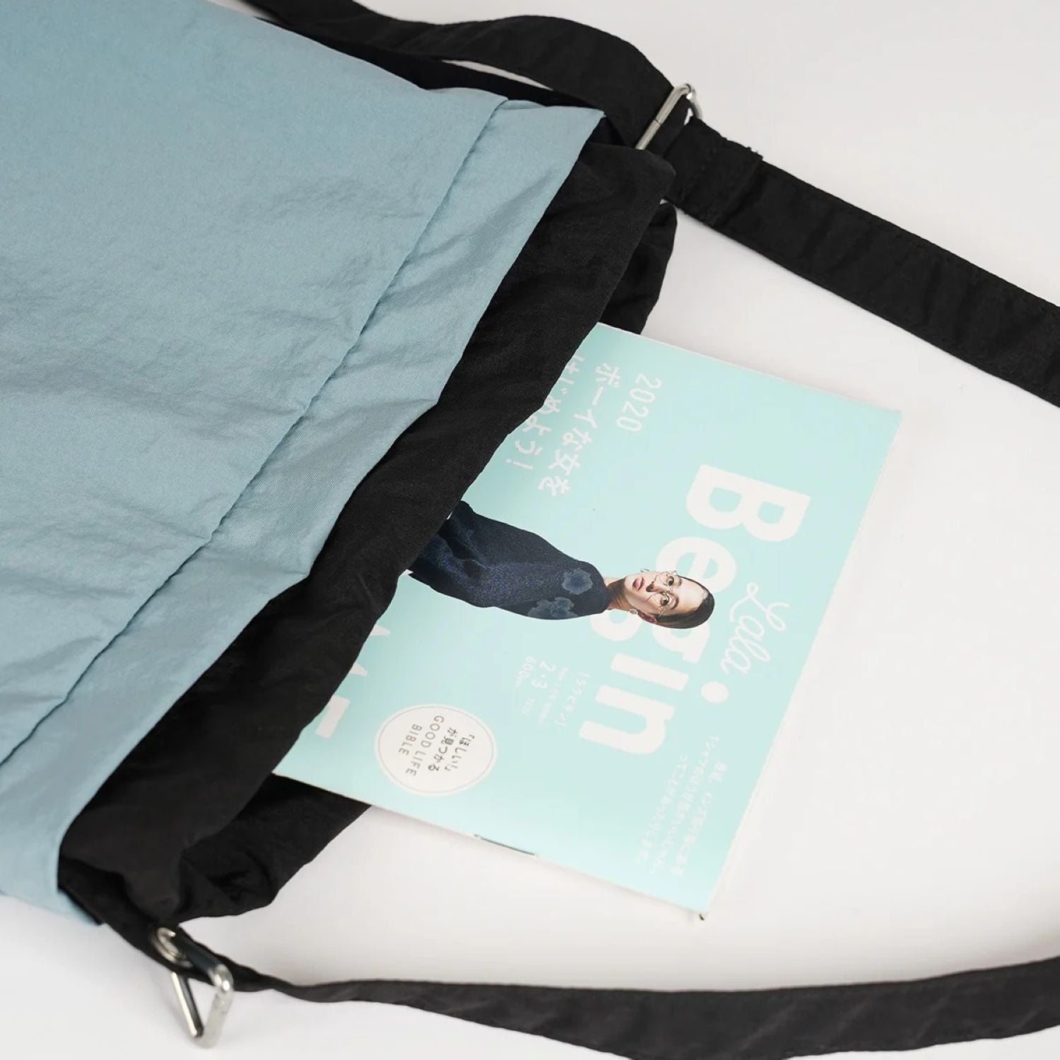 Hellolulu Noor Reversible Shoulder Bag (Soft Blue/Standard Black)