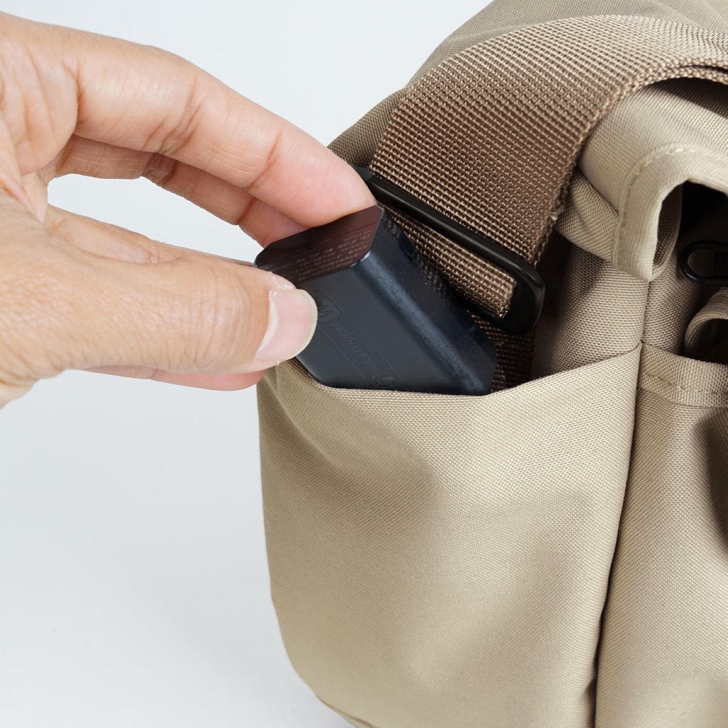 Hellolulu Vita Compact Camera Bag Recycled (Fog Khaki)