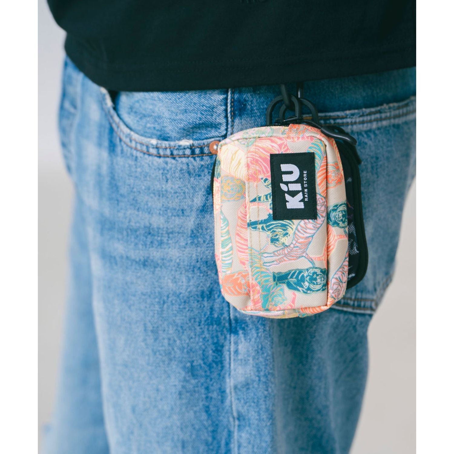 KiU Water Repellent Medium Pouch (Color Leopard) – The Planet Traveller