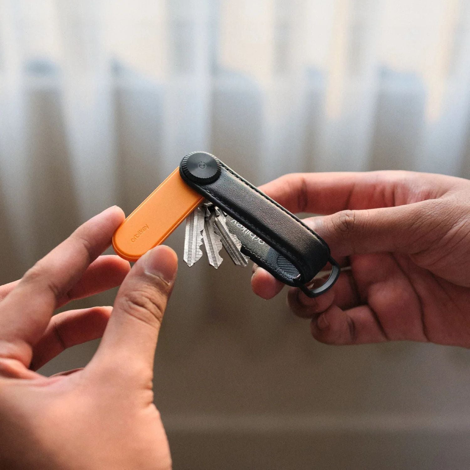 Orbitkey Universal Tracker (Tangerine)