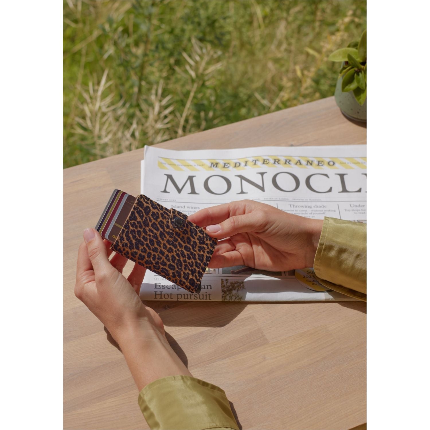 Secrid Miniwallet Flocked - Leo Beige