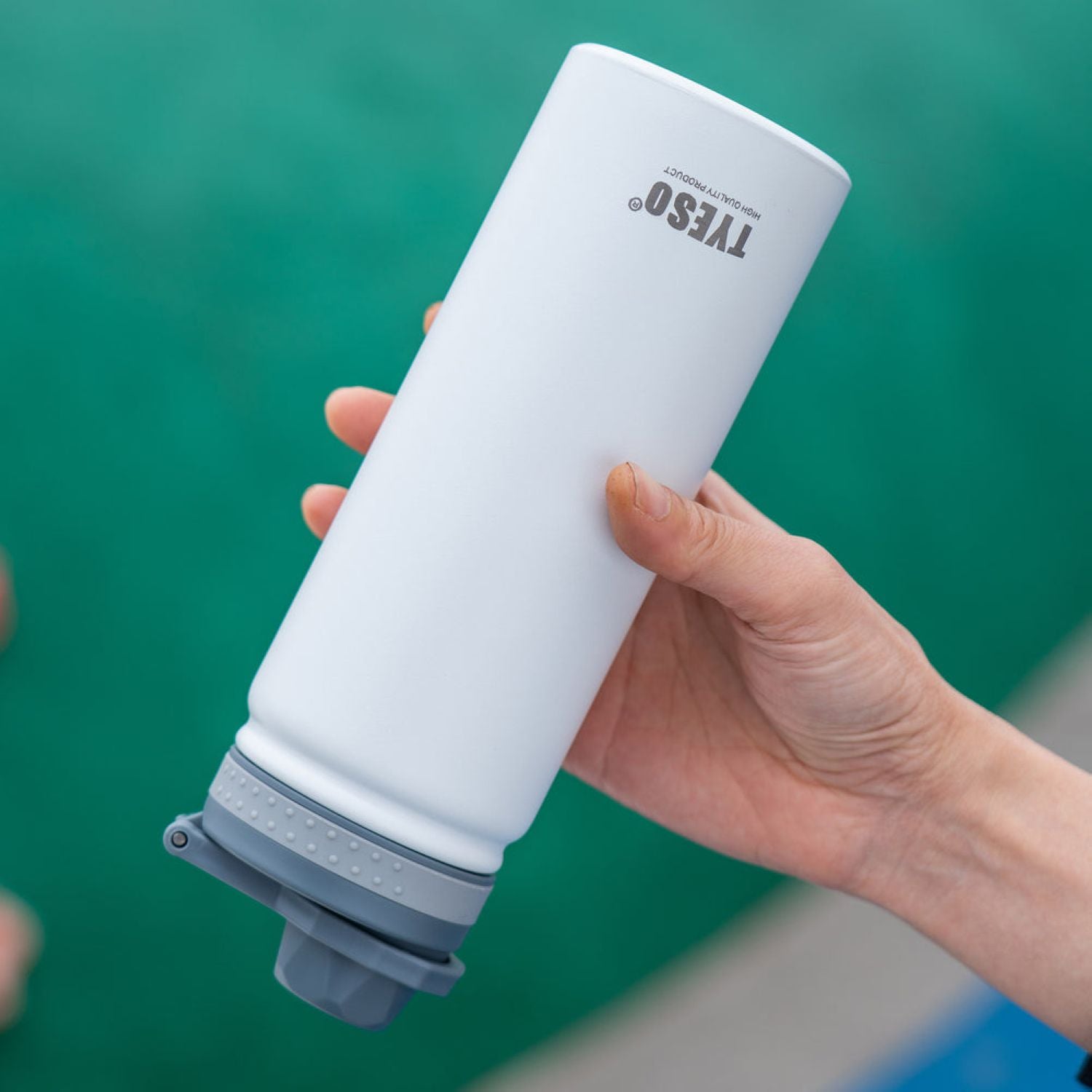 Tyeso Revive (Matte) S/S Vacuum Insulated Bottle With Handle 600ML - White