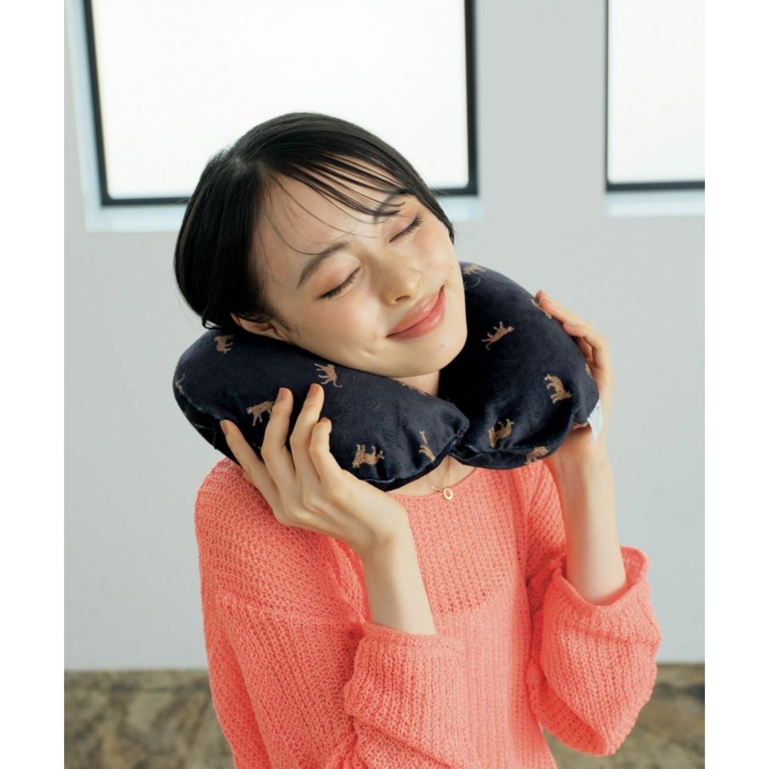 WPC Air Pump Neck Pillow (Merry Flower Off)